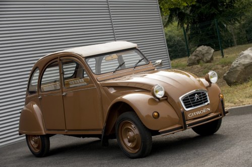 Paris Auto Show to commemorate the 60th anniversary of the Deux Chevaux