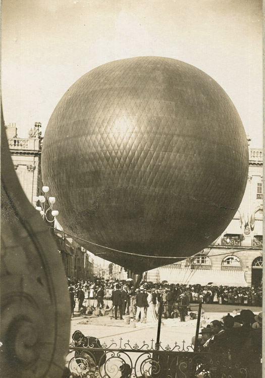 nancy_lachambre_balloon-1895.jpg