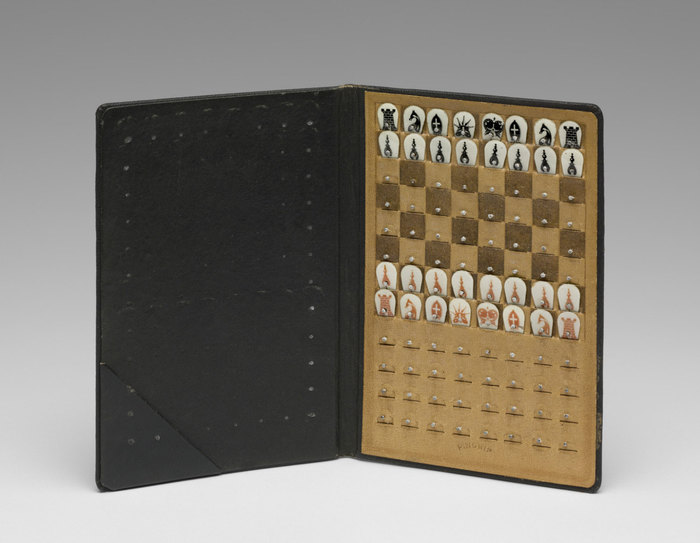 duchamp_pocket_chess_set_pma.jpg