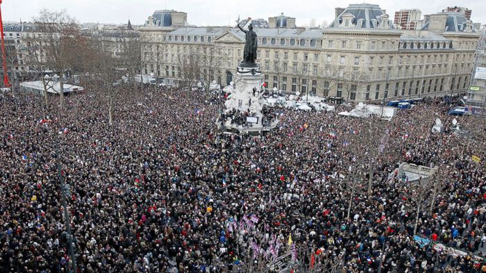 paris_march_crowd_shot.jpg