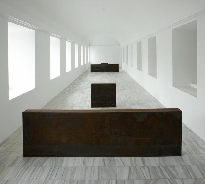 serra_equal_parallel_reina_sofia.jpg