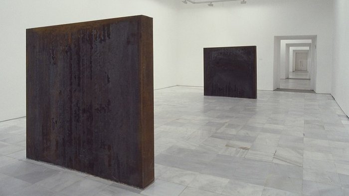 serra_reina_sofia_install_1992.jpg