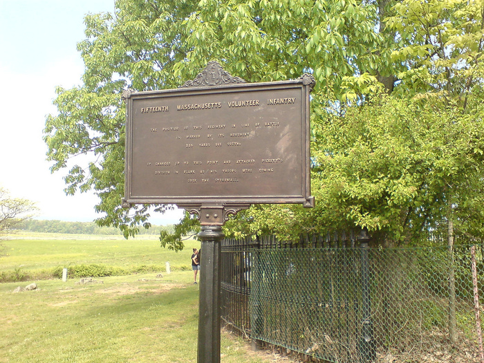 neutra_gettysburg_cyclorama_mass_marker_fence_052010.jpg