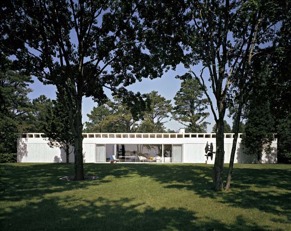 bunshaft_travertinse_house_esto.jpg