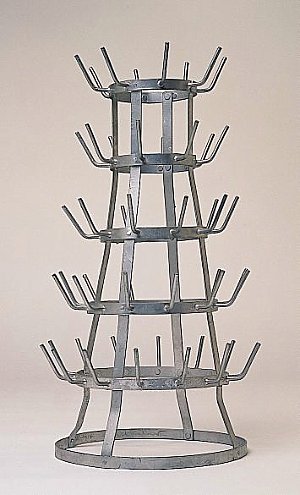 duchamp_bottle_rack_blum.jpg