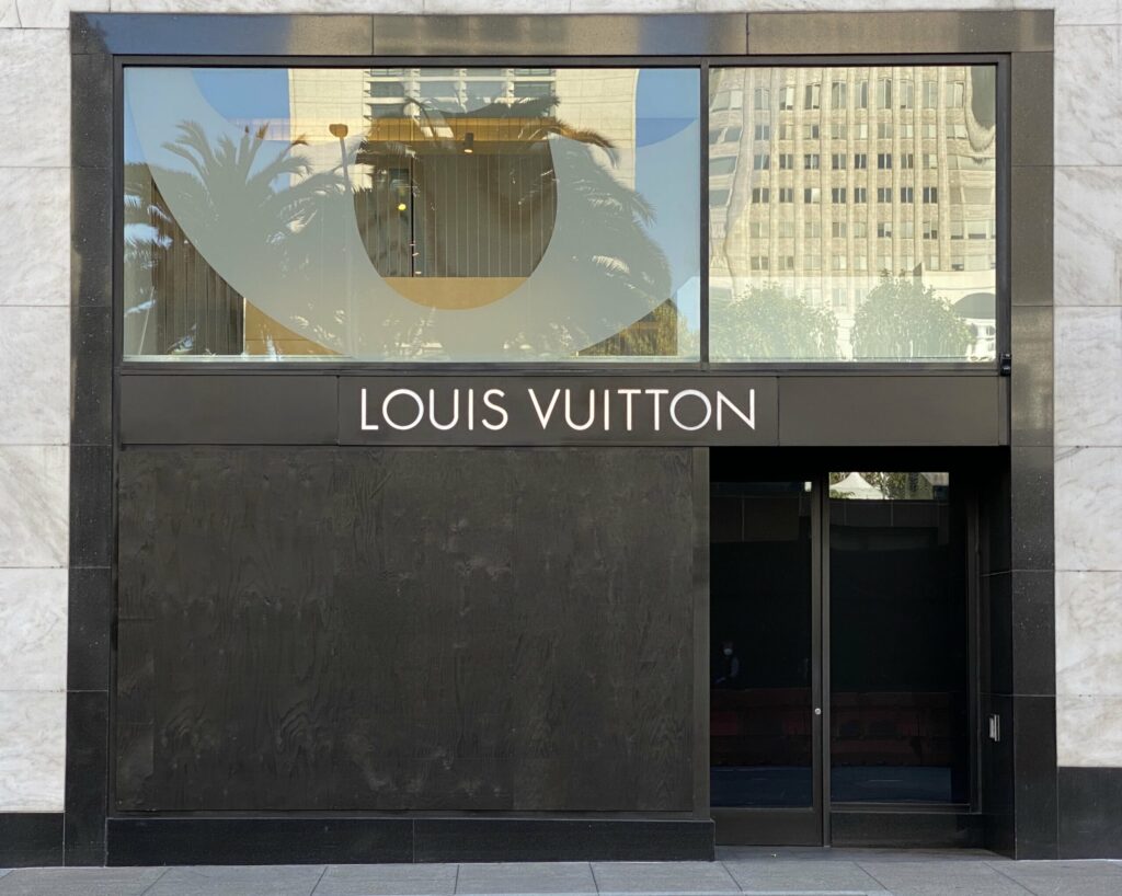 Thieves Steal Items From Louis Vuitton Store in SF's Union Square