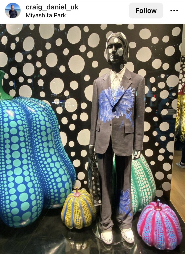 The facade of the Louis Vuitton Store displays a Yayoi Kusama robot News  Photo - Getty Images