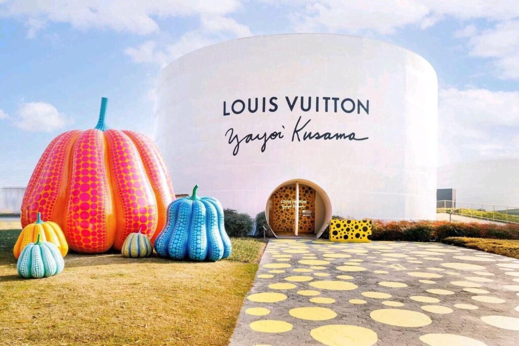 The Louis Vuitton x Yayoi Kusama pop-up in Harajuku looks like an art  exhibition